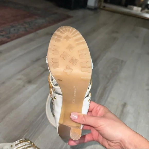 BCBG heels - Picture 2 of 9